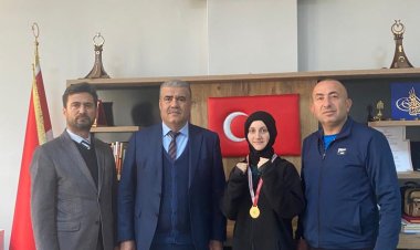 ŞAMPİYON ÖZTEKİNLERDEN...