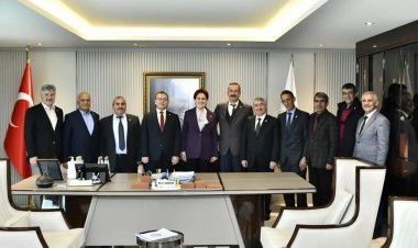 YUNAK’LI MECLİS ÜYELERİ  İYİ PARTİ’YE KATILDI