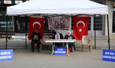 Muş’lu aileler çocukları için HDP  önündeki eylemlerini sürdürdü