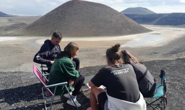 Fransa’dan 2 ay önce karavanları ile  yola  çıkan 4 arkadaş Karapınar’da mola verdi.