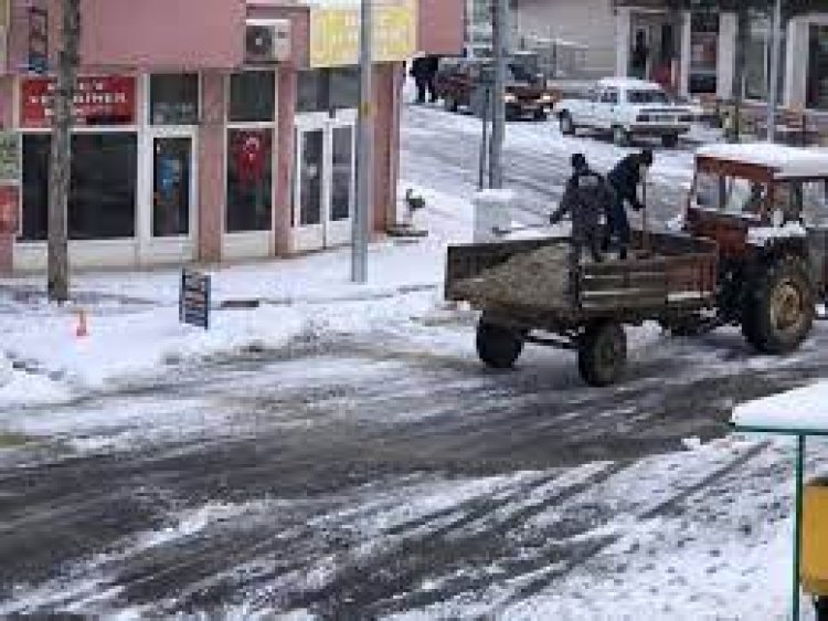 Hüyük ilçesinde kar yağışı etkili oldu