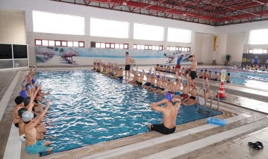 Konya Büyükşehir “Yüzme Bilmeyen Kalmasın”  Projesiyle Öğrencilere Yüzme Öğretiyor