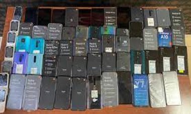 Konya'da baskın yapılan evdeki  fırından kaçak telefonlar çıktı