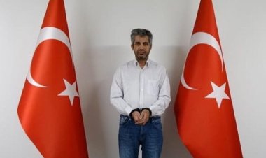 Firari FETÖ'cü Mehmet Cintosun MİT tarafından yakalanarak Türkiye'ye getirildi