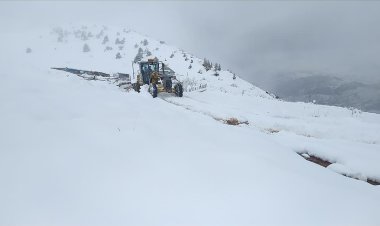 Antalya'nın yüksek kesimlerine kar yağdı