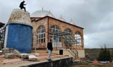 Aksaray’da fırtına ve hortum yıktı geçti