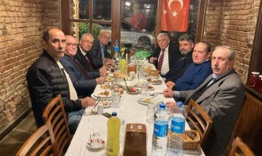 ESKİ ARKADAŞLAR İFTARDA İFTARDA BULUŞTU