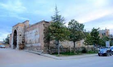 Kadınhanı Raziye Sultan Hanı restorasyonu başladı