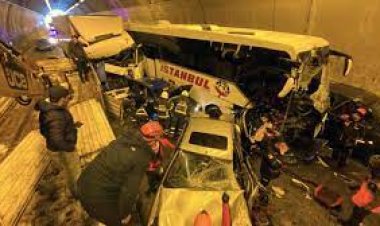 Bolu Dağı Tüneli İstanbul istikameti  kaza nedeniyle ulaşıma kapatıldı