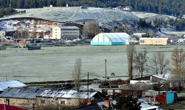 Sarıkamış ilçesine mayıs ayının ilk gününde kar yağdı