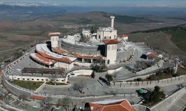 Depremlerde Vakıflar Genel Müdürlüğüne  kayıtlı 678 tarihi eser zarar gördü