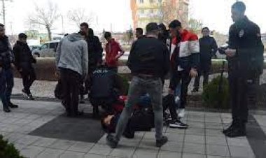 Aksaray’da bıçaklı kavga: 1 yaralı