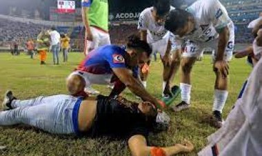 El Salvador'da futbol maçında facia!  12 ölü, yüzlerce yaralı