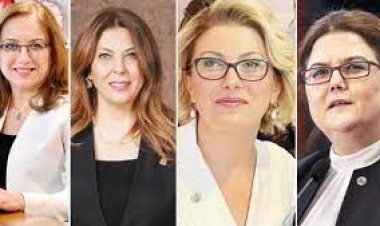 4 kadın 100 yıllık ayıbı bitirdi