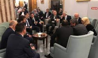 Çok partili az liderli