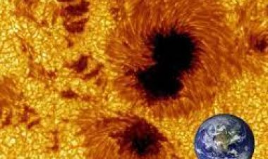 Güneş'in yüzeyinde Dünya'nın dört katı büyüklüğünde gizemli bir siyah nokta belirdi