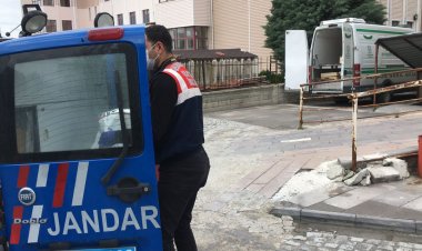 Yol kenarında yanmış halde 2 ceset bulundu