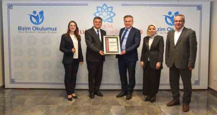 Konya İl Milli Eğitim Müdürü Yiğit kurumlara  ISO 45001:2018 belgesini teslim etti