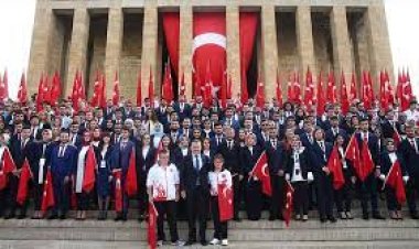 Atatürk'ü Anma, Gençlik ve Spor  Bayramı tüm yurtta kutlanıyor