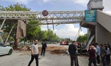 Konya'da tırın çarptığı üst geçitteki çocuk yaralandı