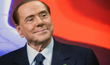 Eski İtalya Başbakanı Berlusconi yaşamını yitirdi
