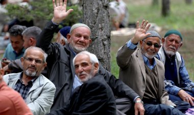 Karataylı emekliler piknikte buluştu