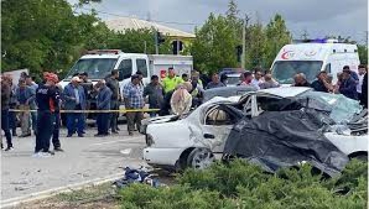 Aksaray-Konya kara yolunda yaşanan trafik kazasında 3 kişi öldü, 2 kişi yaralandı