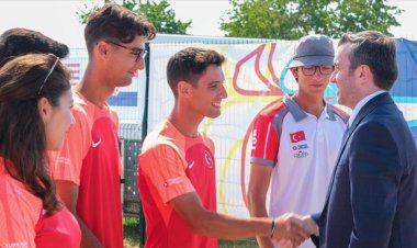 Milli okçular Mete Gazoz ve Batuhan Akçaoğlu,  Hırvatistan'da altın madalya kazandı