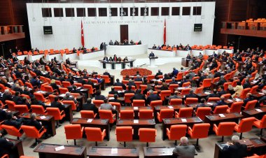 TBMM asgari ücret, emekliye  zam ve kira için toplanıyor