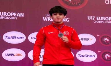 Milli güreşçi Halil Çınar Avrupa ikincisi oldu