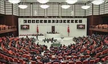 MECLİS 2,5 AY TATİL YAPACAK