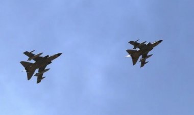 Rus uçağı Karadeniz'e düştü