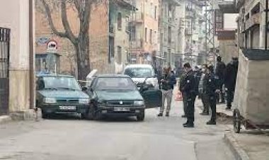 Konya'da yolda yürürken silahlı  saldırıya uğrayan 2 arkadaş yaralandı