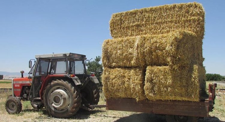 Konya'da 30 ton saman balyası yandı