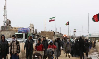 İran 18 bin kaçak Afgan’ı sınır dışı etti