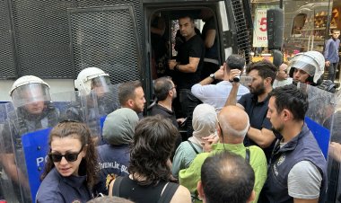 CUMARTESİ ANNELERİNE POLİS MÜDAHALESİ: 31 GÖZALTI