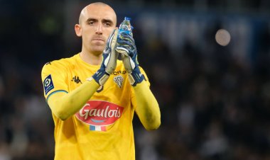 Bernardoni, teşekkürle taraftara mesaj verdi