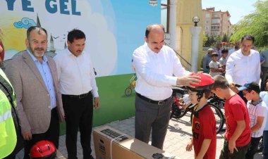 Güle Oynaya Camiye Gel Projesi’nde bisiklet dağıtımı başladı