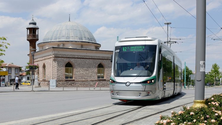 TRAMVAY  SEFERLERİ DURUYOR