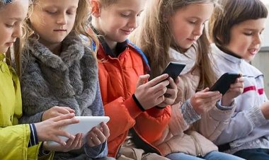 OKULLARDA  CEP  TELEFONU  YASAK