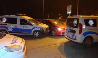 Konya’da polis aracını taradılar