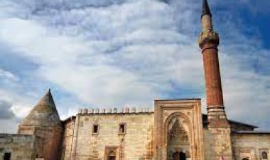 Eşrefoğlu Camii UNESCO Dünya  Miras Listesi’ne kaydedildi