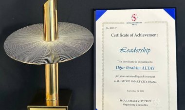 Güney Kore’den Başkan Altay’a "Akıllı Şehir Liderlik Ödülü"