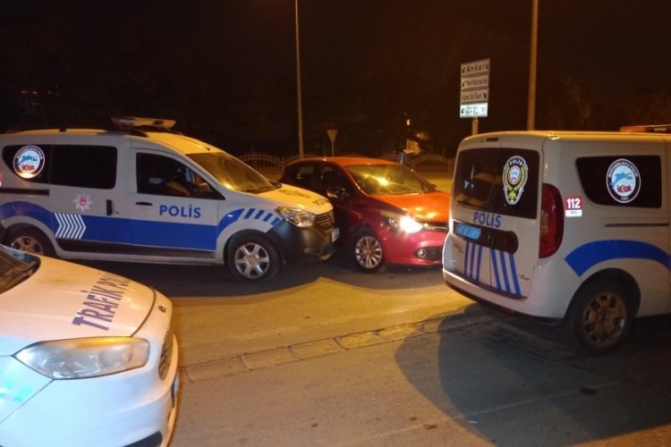 Konya’da polis aracını taradılar