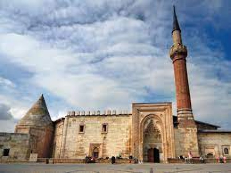 Eşrefoğlu Camii UNESCO Dünya  Miras Listesi’ne kaydedildi