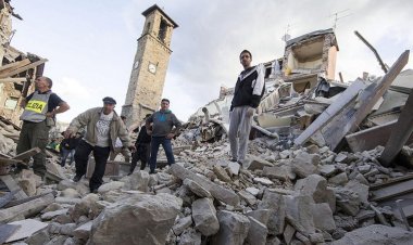 İtalya'da şiddetli deprem