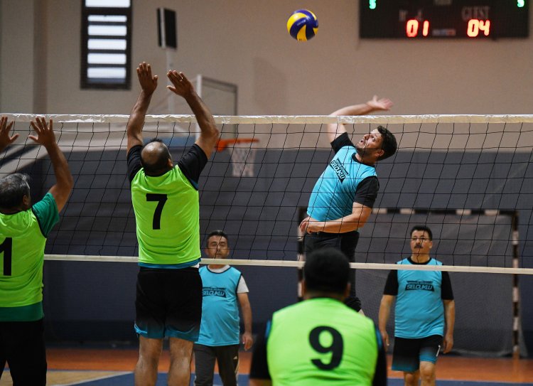 SELÇUKLU BELEDİYESİ BİRİMLER ARASI VOLEYBOL TURNUVASI BAŞLADI