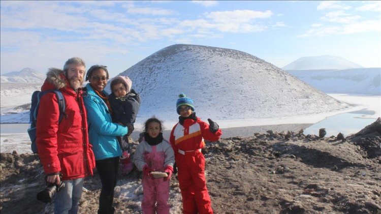 Meke Gölü sonbaharda da yabancı turistlerin ilgi odağı oldu