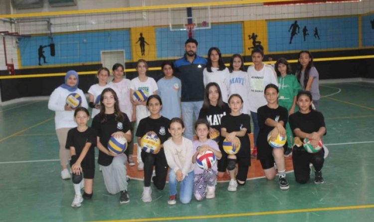 Karapınar ilçesinde voleybol kursuna yoğun ilgi