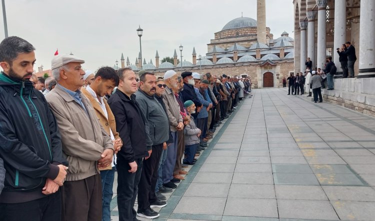 Konya'da gıyabi cenaze namazı kılındı